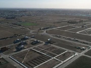 VENTA TERRENO EN CUESTAS DE MANANTIALES