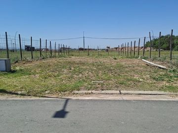 VENTA TERRENO EN CUESTAS DE MANANTIALES