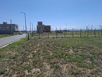 VENTA TERRENO EN CUESTAS DE MANANTIALES