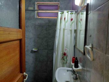 Venta casa 5 ambientes + departamento 4 ambientes