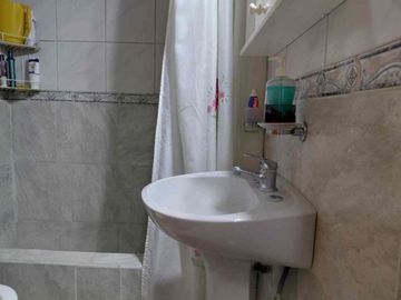 Venta casa 5 ambientes + departamento 4 ambientes
