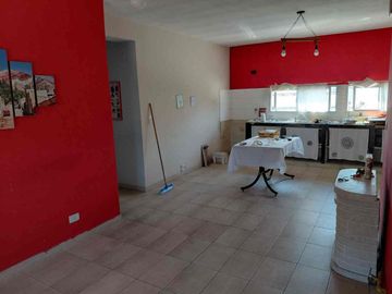 Venta casa 5 ambientes + departamento 4 ambientes
