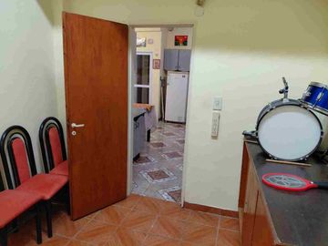 Venta casa 5 ambientes + departamento 4 ambientes