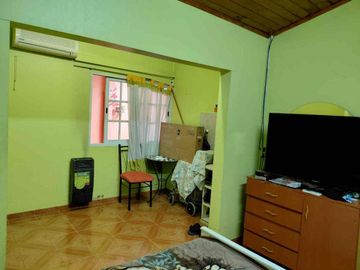 Venta casa 5 ambientes + departamento 4 ambientes