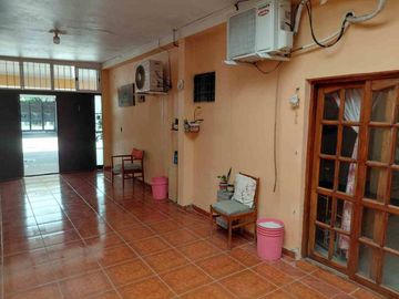 Venta casa 5 ambientes + departamento 4 ambientes