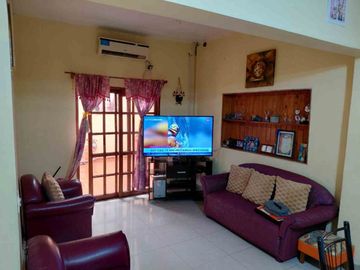 Venta casa 5 ambientes + departamento 4 ambientes