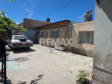 VENTA CASA A REFACCIONAR DEPARTAMENTOS CIPOLLETTI