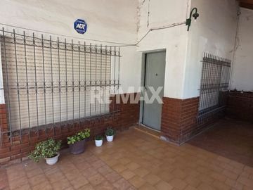 VENTA CASA A REFACCIONAR DEPARTAMENTOS CIPOLLETTI