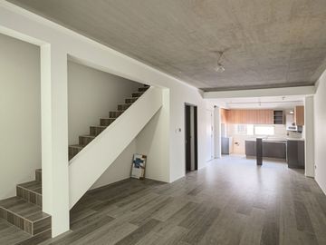 VENTA 3 ambientes DUPLEX Coghlan Balcon TERRAZA