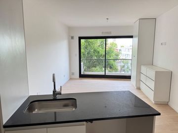 Dpto. 1 amb. a estrenar balcón.