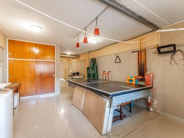 VENTA CASA - 6 AMB  PILETA/JARDIN/COCHERAS