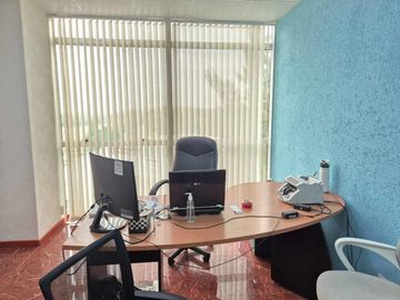 OFICINA VENTA CON COCHERA EN AMANECERES OFICCE