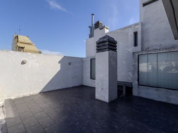 DEPARTAMENTO MONOAMBIENTE CON BALCON EN FLORES