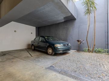 DEPARTAMENTO MONOAMBIENTE CON BALCON EN FLORES