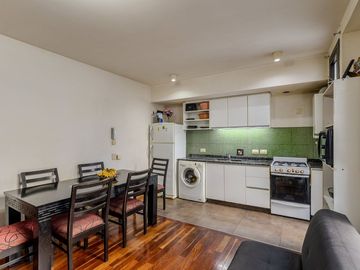 DEPARTAMENTO MONOAMBIENTE CON BALCON EN FLORES