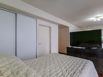 DEPARTAMENTO MONOAMBIENTE CON BALCON EN FLORES