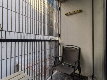 DEPARTAMENTO MONOAMBIENTE CON BALCON EN FLORES
