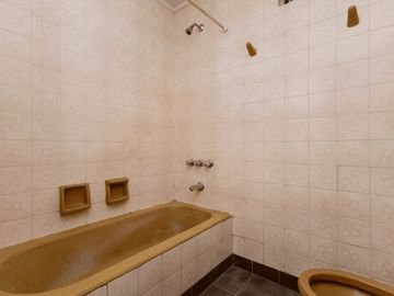 VENTA 4 AMBIENTES DEPENDENCIA EN AVELLANEDA