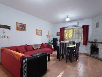 VENTA CASA QUINTA 3 AMBIENTES LIBERTAD PISCINA