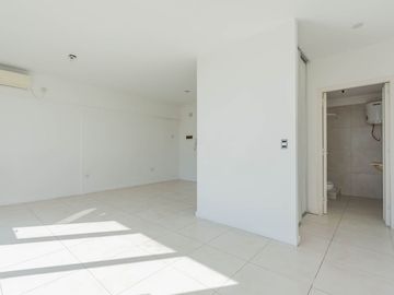 MONOAMBIENTE LUMINOSO EN VENTA EN CHACARITA