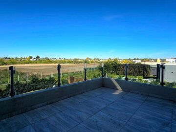 VENTA CASA 5 AMB PISCINA SAN RAMIRO PILAR DEL ESTE