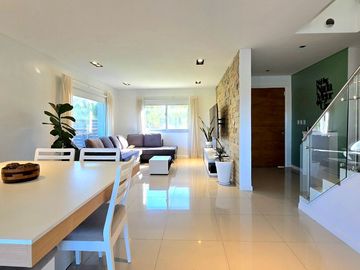 VENTA CASA 5 AMB PISCINA SAN RAMIRO PILAR DEL ESTE