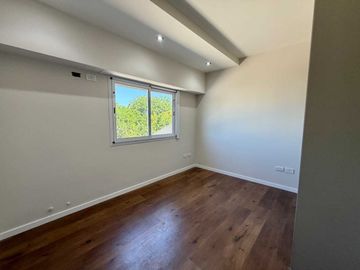 DPTO 5 AMB EN VENTA EN VILLA DEL PARQUE C/PATIO
