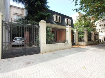 Venta Casa 7 amb cochera  pileta jardín V. Devoto