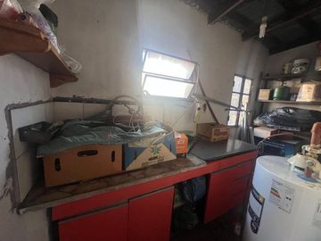 Casa, multifamiliar en venta A REFACCIONAR