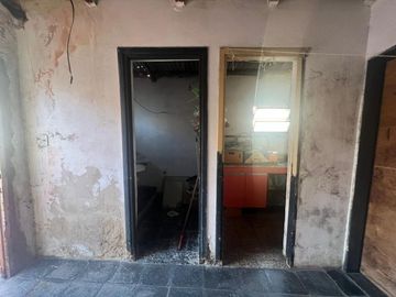 Casa, multifamiliar en venta A REFACCIONAR