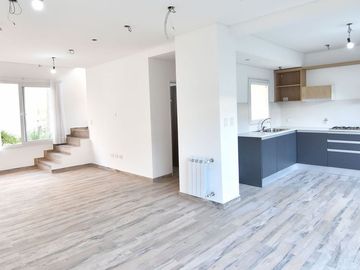 VENTA CASA 4 AMB ITUZAINGO NORTE ESTRENAR COMPLEJO