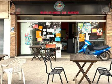 2 PH EN VENTA CON LOCAL EN MERLO