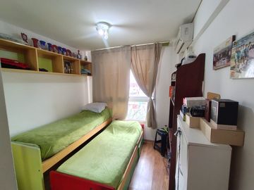 VENTA SEMIPISO 3 AMBIENTES AL FRENTE EN FLORES