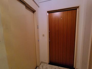 VENTA SEMIPISO 3 AMBIENTES AL FRENTE EN FLORES