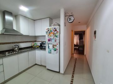 VENTA SEMIPISO 3 AMBIENTES AL FRENTE EN FLORES