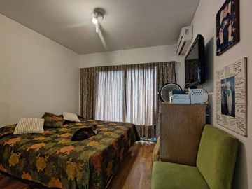 VENTA SEMIPISO 3 AMBIENTES AL FRENTE EN FLORES