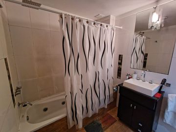 VENTA SEMIPISO 3 AMBIENTES AL FRENTE EN FLORES