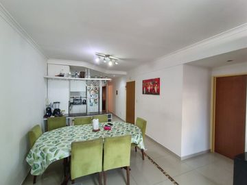 VENTA SEMIPISO 3 AMBIENTES AL FRENTE EN FLORES