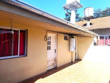 LOCAL EN VENTA Y 2 PH  EN MERLO