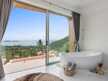 3 BD villa at Chaweng Noi
