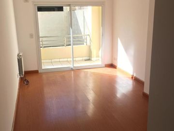 Excelente duplex en  Corrientes y Dorrego  Chacarita