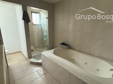 Departamento en Renta en Puerta del lago Interlomas