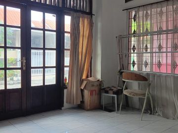 Rumah dijual 1,5 lantai Puri Surya Jaya