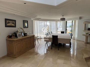 Casa en Venta en Lomas de Tecamachalco