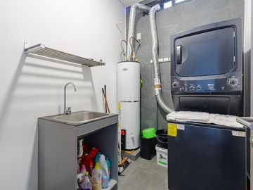 Exclusivo departamento de dos niveles en polanco con balcón, terraza y vigilancia 24/7