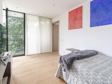 Exclusivo departamento de dos niveles en polanco con balcón, terraza y vigilancia 24/7