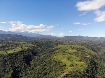 MGA / VENTA HACIENDA, NANEGALITO, ECUADOR