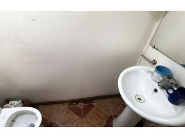 Propiedad uso mixto: oficina+bodega+vivienda+METRO