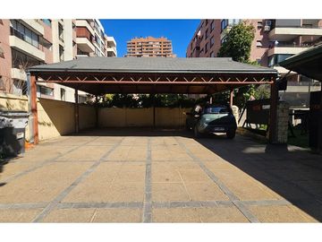 CASA FINES COMERCIALES - METRO MANQUEHUE