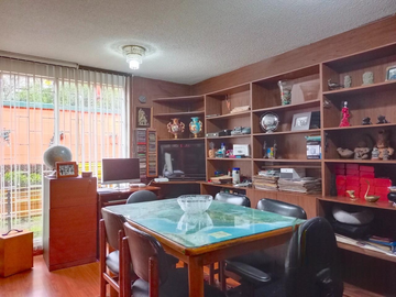 Casa en venta de 4 hab. en Niza Antigua, Bogotá
